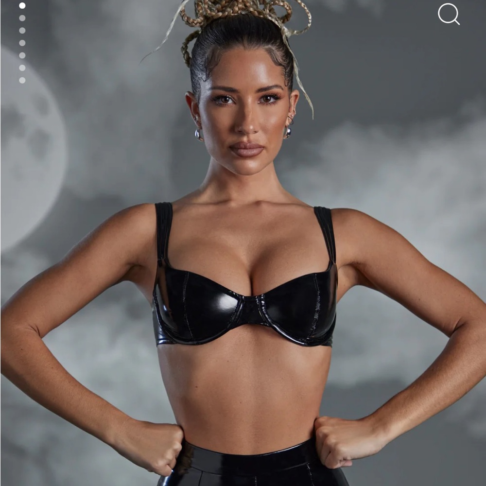 🖤Oh Polly Estelle Vinyl Curved Cup Bra!